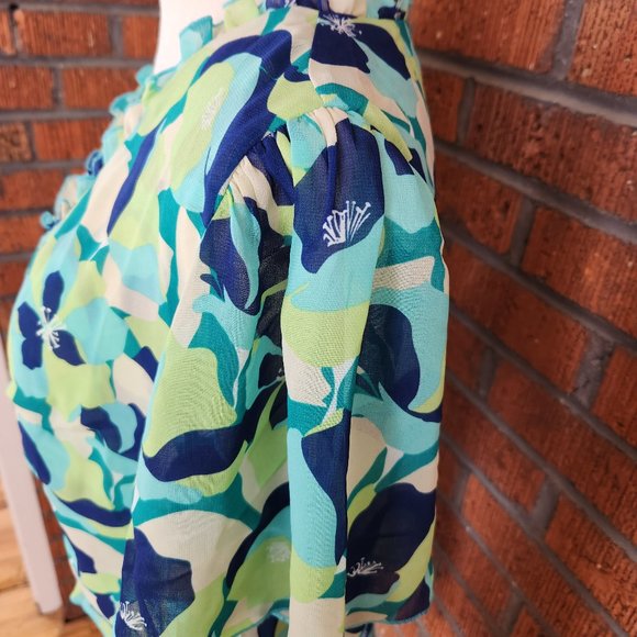 CAbi Trixie Top cropped blue and green floral top size M NWT Spring 2022 - Picture 10 of 12
